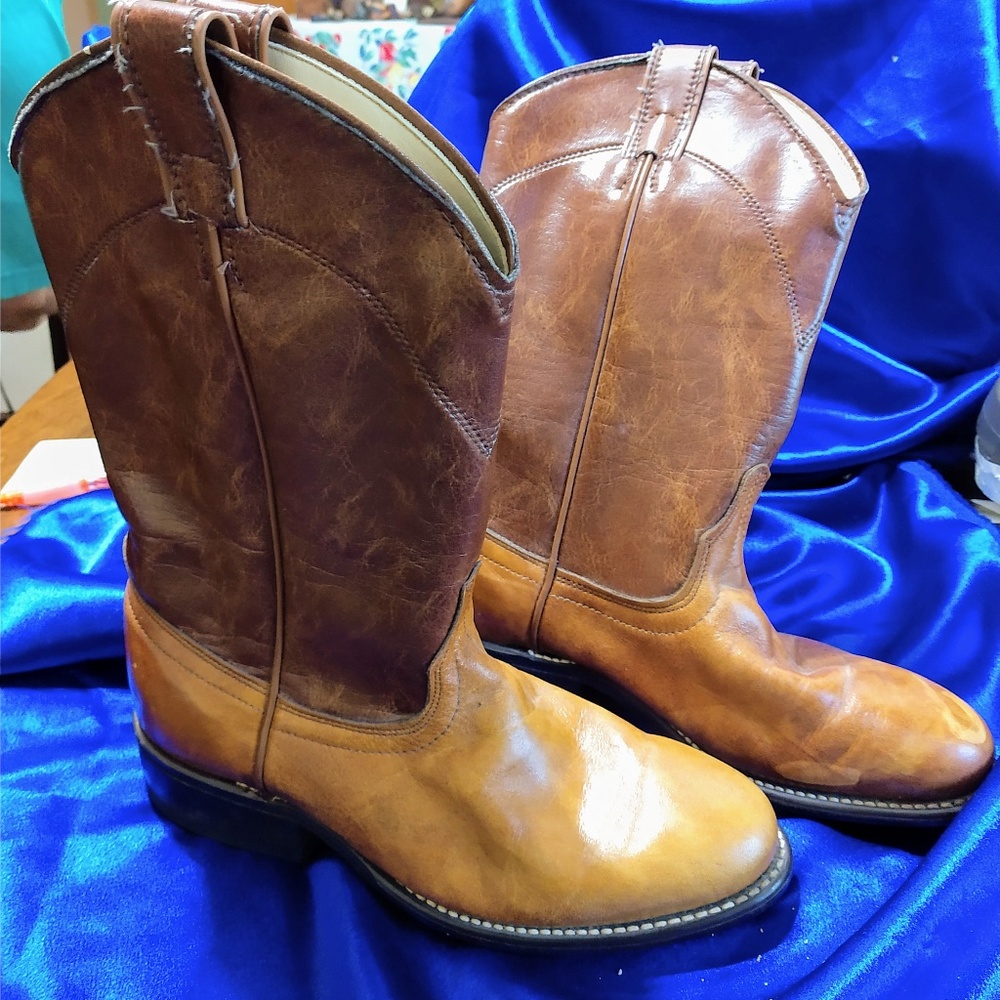 Womens Cowboy Boots style 6954  5 1/2